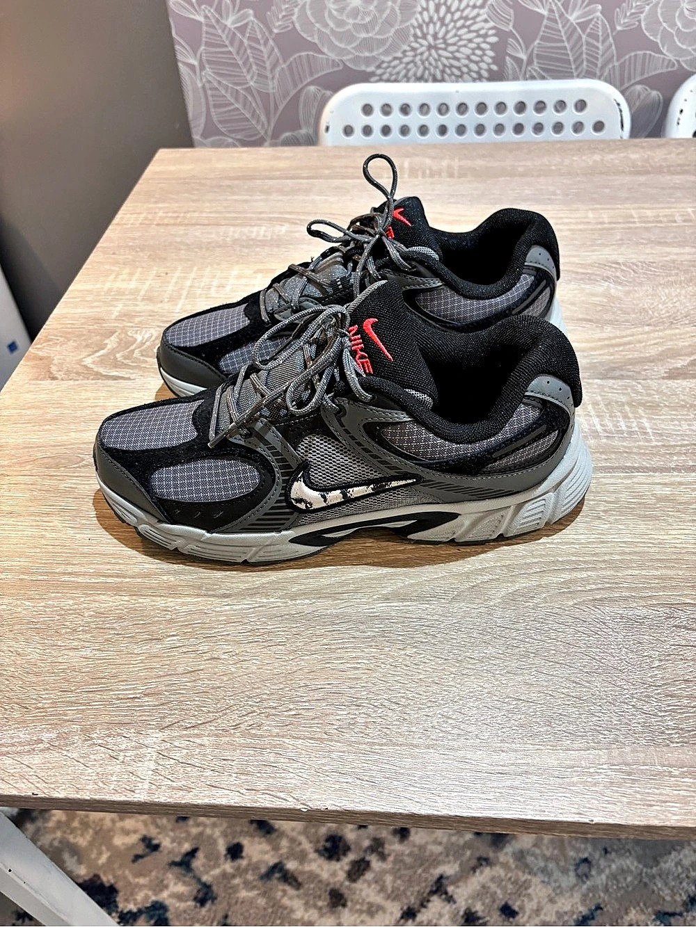 Nike Invigor 6 Athletic Shoes Black & Gray US 5.5